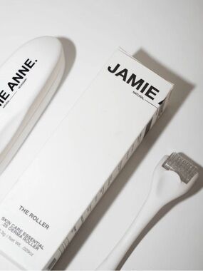 JAMIE ANNE THE ROLLER SKIN CARE .25 DERMAROLLER ANTI AGING BENEFITS NEW IN BOX
